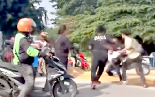 Heboh Video Perkelahian Dua Pria di Sei Panas, Arus Lalu Lintas Sempat Melambat